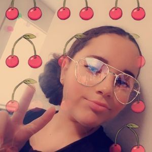 Meet your Posher, Jade